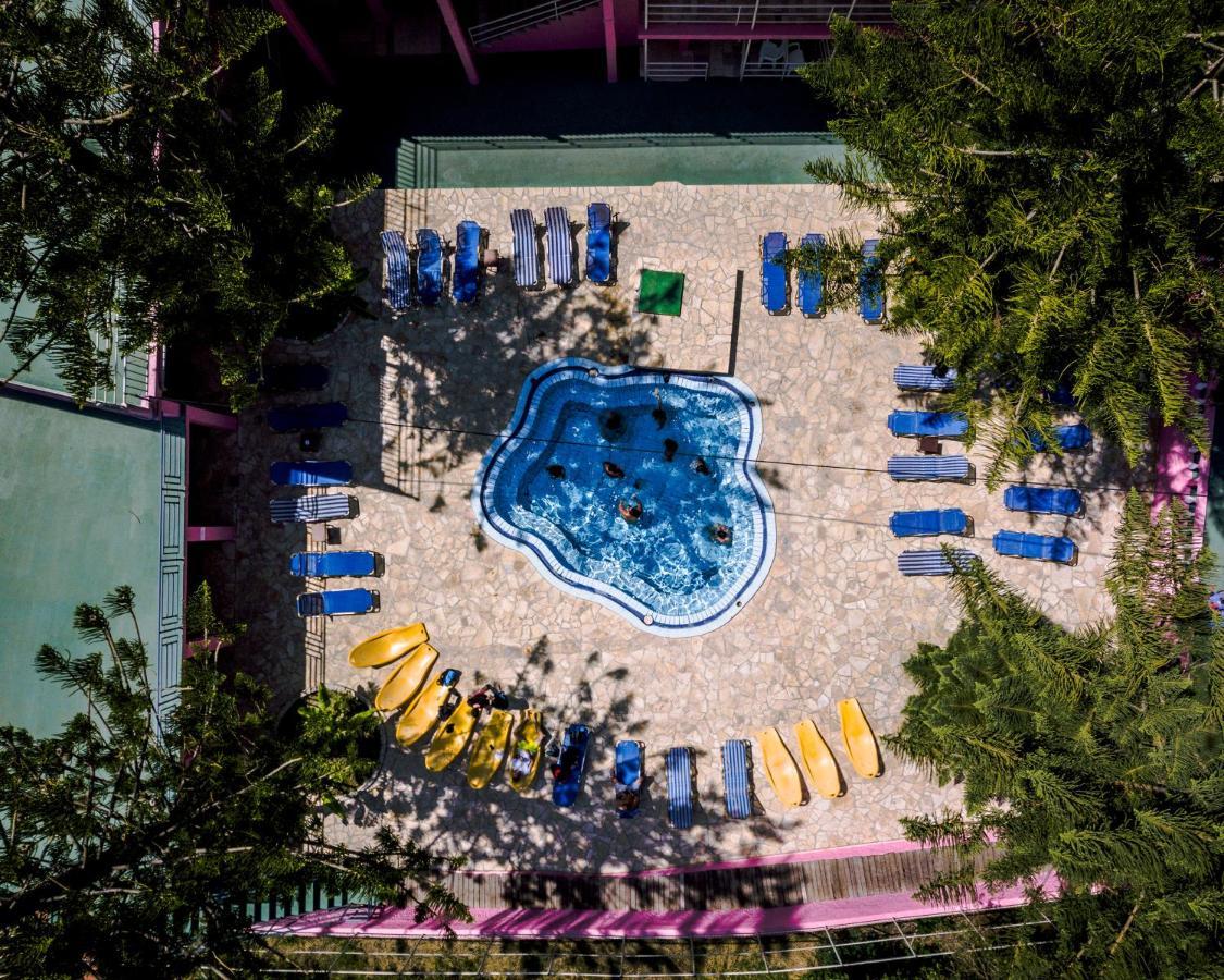 Pink Palace Beach Resort 아기오스고르디오스 외부 사진