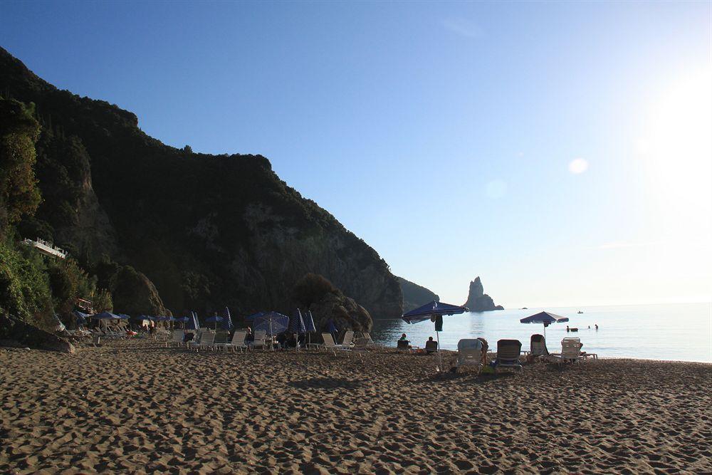 Pink Palace Beach Resort 아기오스고르디오스 외부 사진