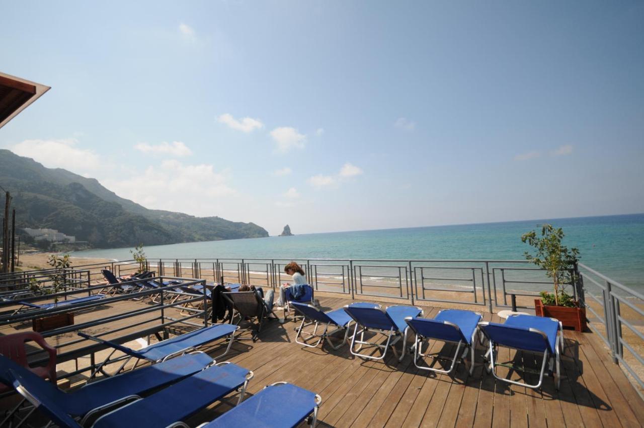 Pink Palace Beach Resort 아기오스고르디오스 외부 사진