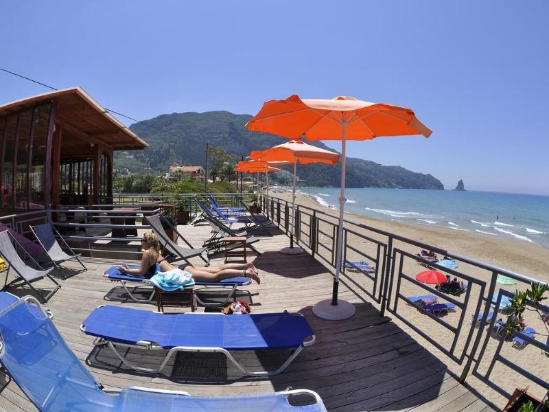 Pink Palace Beach Resort 아기오스고르디오스 외부 사진