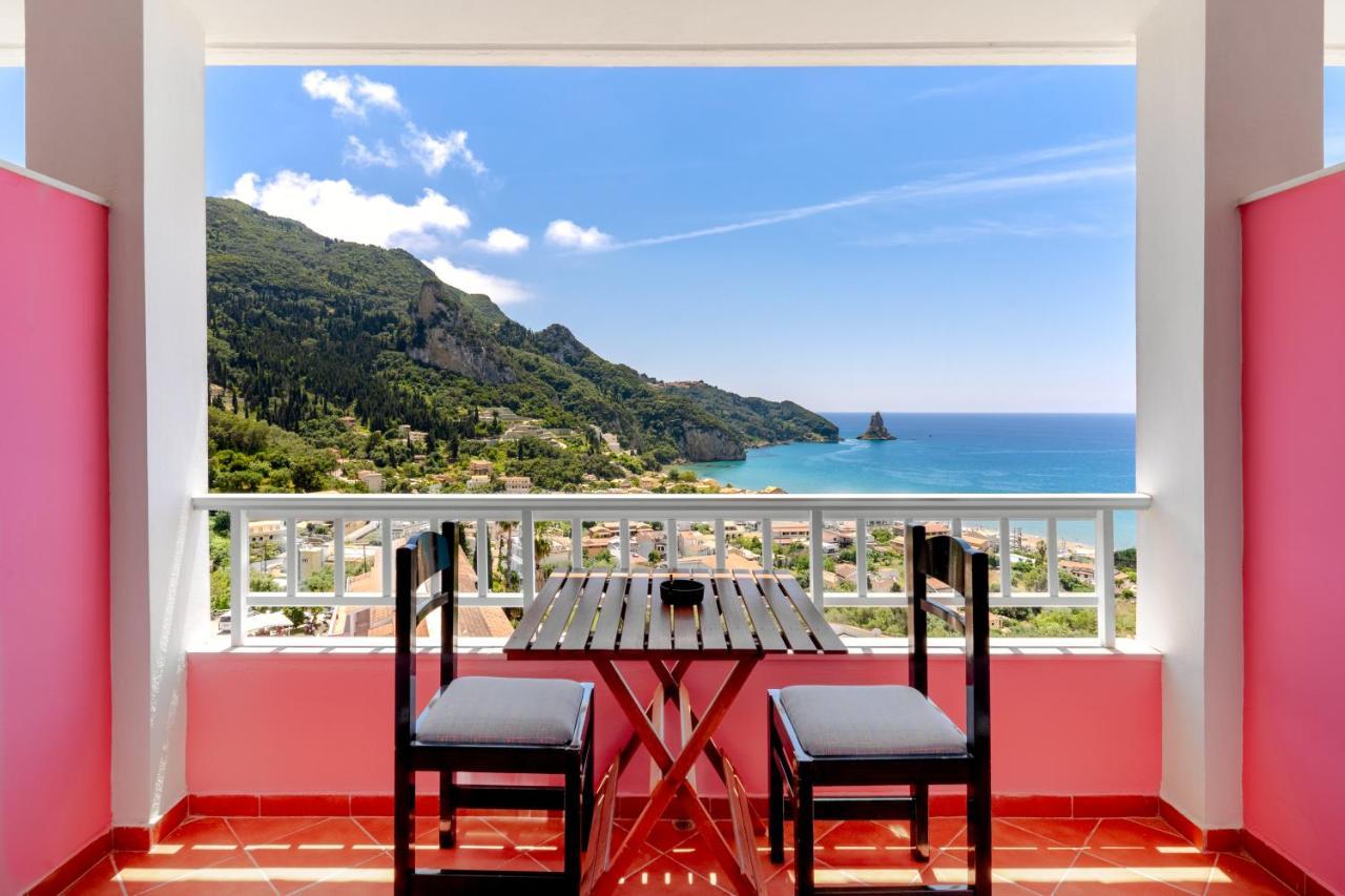 Pink Palace Beach Resort 아기오스고르디오스 외부 사진