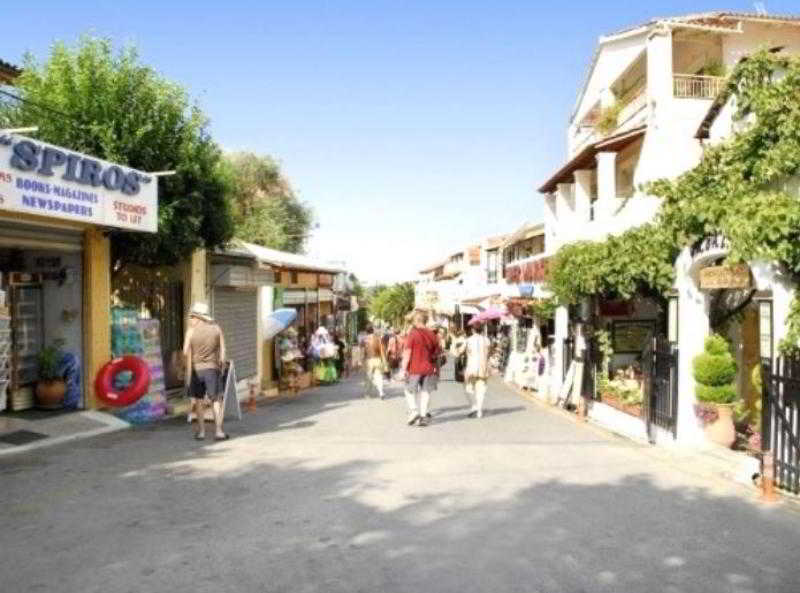 Pink Palace Beach Resort 아기오스고르디오스 외부 사진