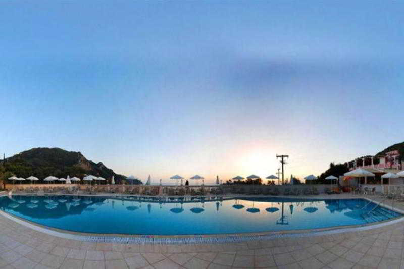 Pink Palace Beach Resort 아기오스고르디오스 외부 사진