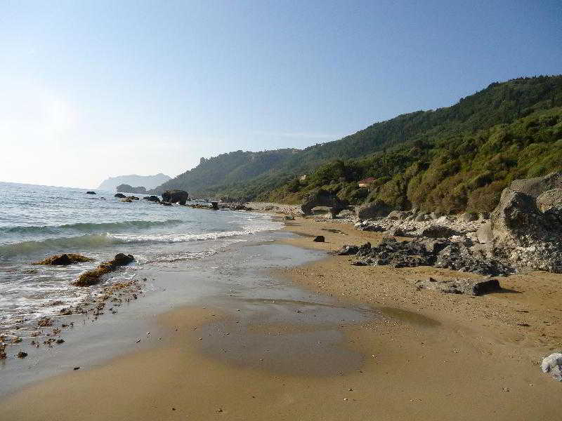 Pink Palace Beach Resort 아기오스고르디오스 외부 사진